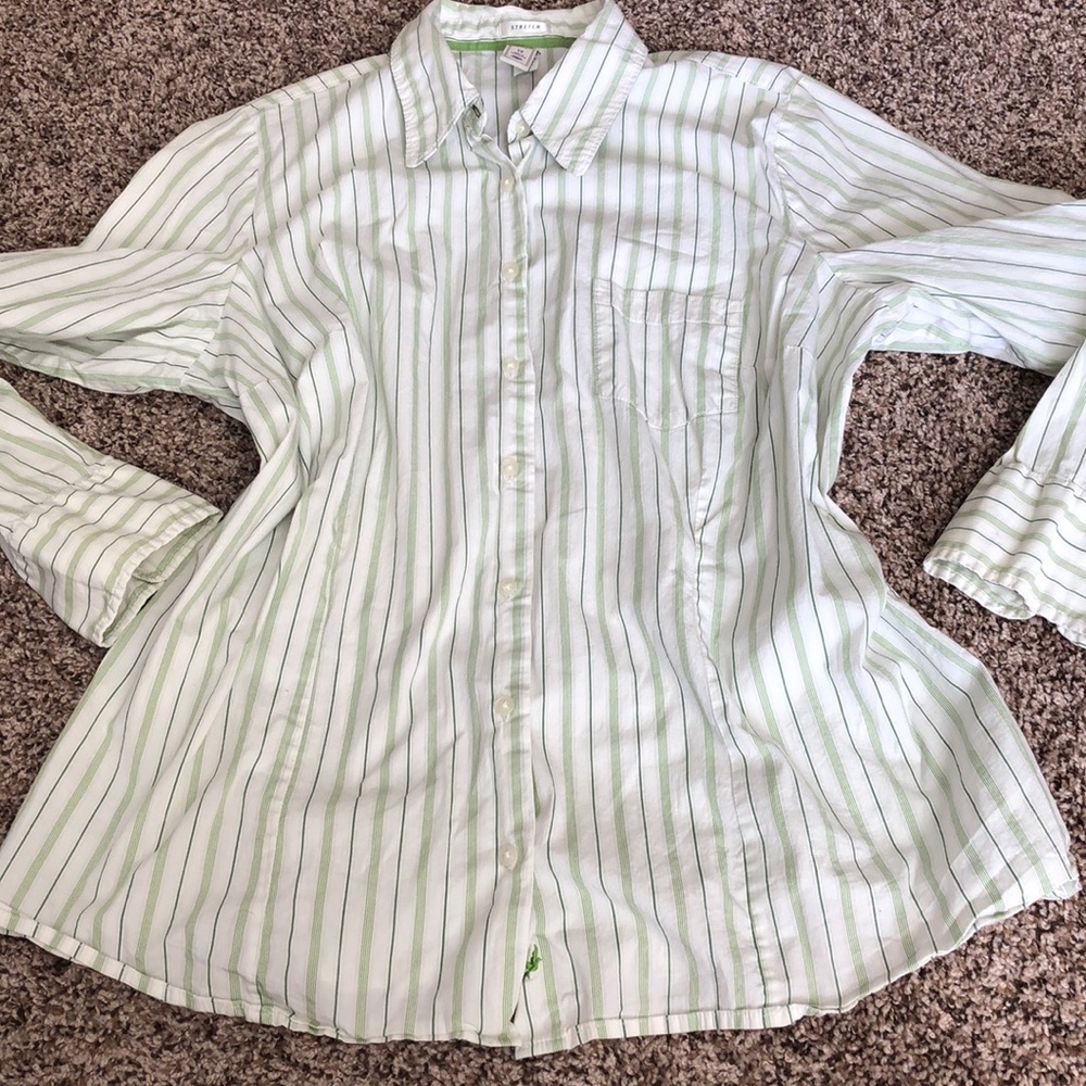 Old Navy plus woman's stretch button down